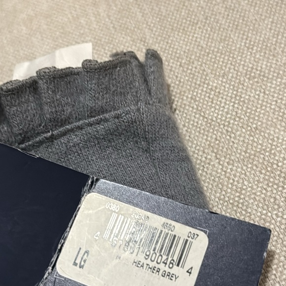 NWT GH Bass & Co. Wool Gloves-Heather Gray-Ruffle Detail - Picture 9 of 15